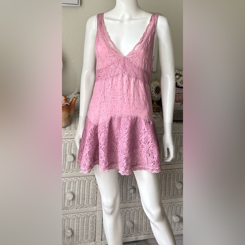 Intimately Free People Lace Tunic Low Cut Oversized Cover Up Mauve Pink Size XS